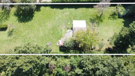 Poreč – ekskluzivno zemljište 1.265 m², 500 m od mora!