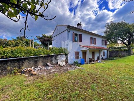 HAUS IN DER NÄHE VON LABIN