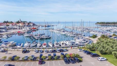 Istra, Novigrad, Stan s pogledom na more u srcu Novigrada!