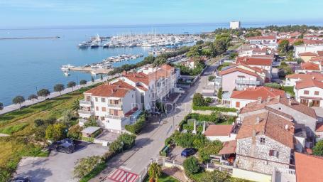 Istra, Umag- prekasna samostojeća kuća na traženoj lokaciji!