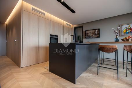 Novigrad, modernes Apartment 100m2 mit wunderschönem Meerblick!