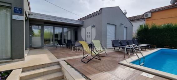 Istrien, Poreč – Charmante ebenerdige Villa mit Pool und authentischem Ambiente