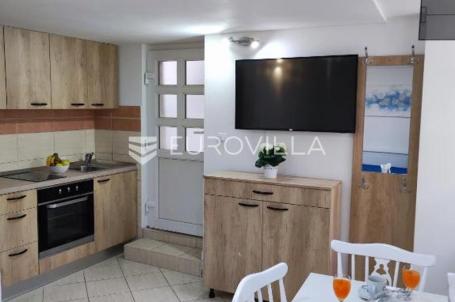 Kaštel Stari, lijep studio apartman za najam