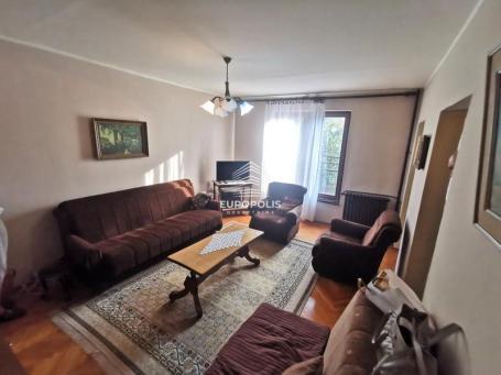 Prodaja, Bežanijska kosa 2, adaptibilan 3.5 ID#6386