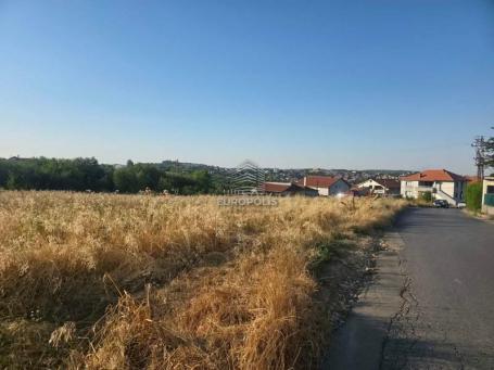 Odličan plac za izgradnju više kuća ili hala ID#7908