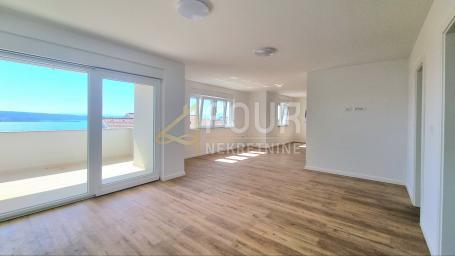 Crikvenica, novogradnja, etaža, 122.81m2, 3s+db, 200m od mora!