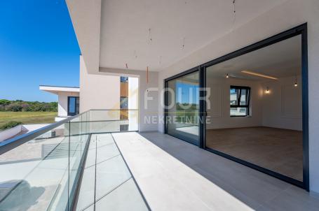 Wohnung Štinjan, Pula, 132,36m2