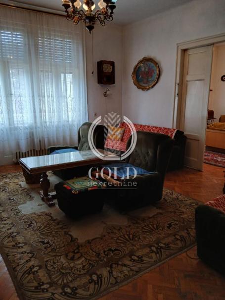 Salonski stan u srcu Novog Sada ID#9681