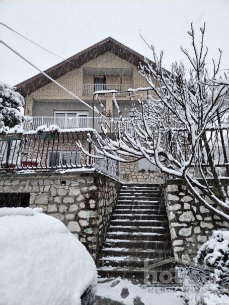 RAKOVAC - RAKOVAC - 300.00 m2