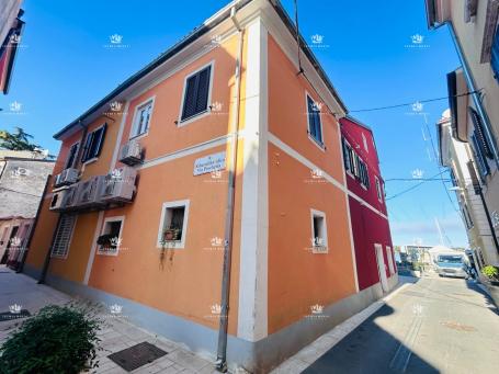 Istra, Novigrad, prodaja garsonjere 20 m od mora, centar grada, prodaja apartmana. 