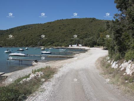 Istra, Rebići, Barban, prodaja kompleks kuća sa velikom okućnicom, stancija, starina, kamena kuća - 