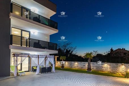 Vila na prodaju u Medulinu sa 6 app. – Novogradnja s bazenom i blizinom plaže, idealno za investicij