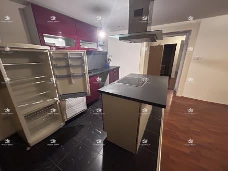 Istra , Buje , dva stana , 50 m2 + 100 m2 , 4 spavaće sobe , dva dnevna boravka