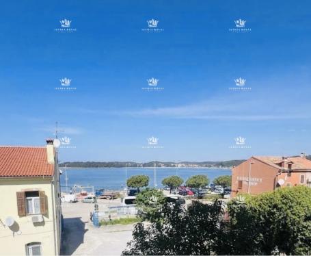 Prodaja stana Rovinj – 68 m², 2 spavaće sobe, pogled na more, 80 m od mora | Istra