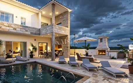 Malinska, otok Krk - luksuzni dvoetažni apartman 165m2 