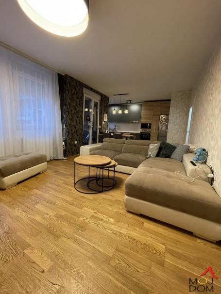 NOVI SAD - SOMBORSKI BULEVAR - ČETVOROSOBAN STAN - 84 m2 - 242,000€