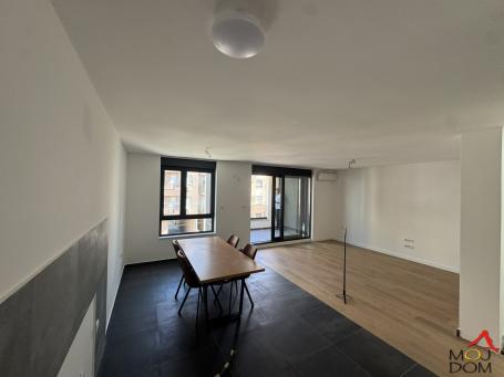NOVI SAD - TELEP - VIŠESOBAN STAN - 143 m2 - 368,200€