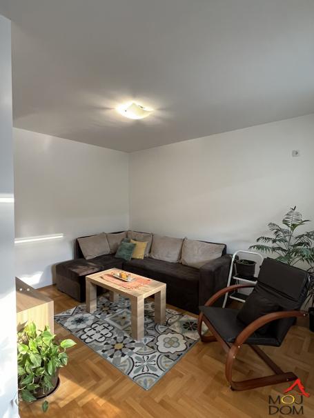 NOVI SAD - SOMBORSKI BULEVAR - ČETVOROSOBAN STAN - 77 m2 - 179,200€