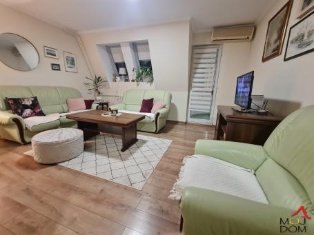 NOVI SAD - CENTAR - TROIPOSOBAN STAN - 88 m2 - 189,500€