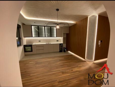 NOVI SAD - CENTAR - ČETVOROSOBAN STAN - 119 m2 - 343,000€