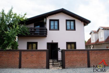 NOVI SAD - SAJLOVO - KUćA - 176 m2 - 319,500€