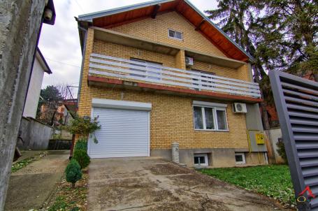 SREMSKI KARLOVCI - DUDARA - KUćA - 222 m2 - 216,300€