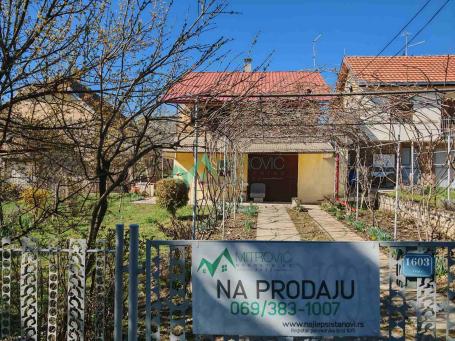 Banstol, vikend kuća, plac 600m2. 