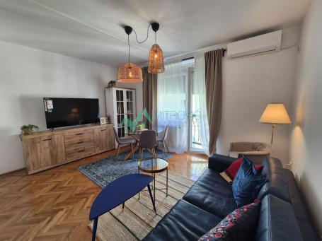 Izdavanje, Stan, 60m2 , Centar