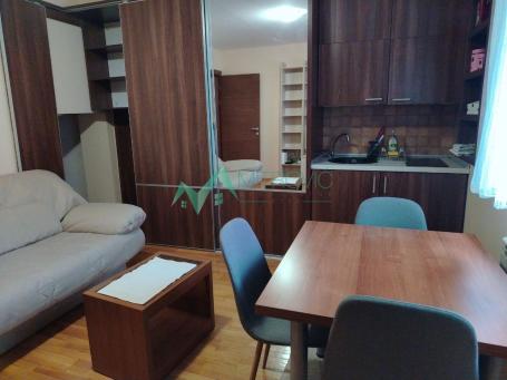 Izdavanje, Stan, 40m2 , Bulevar Oslobođenja