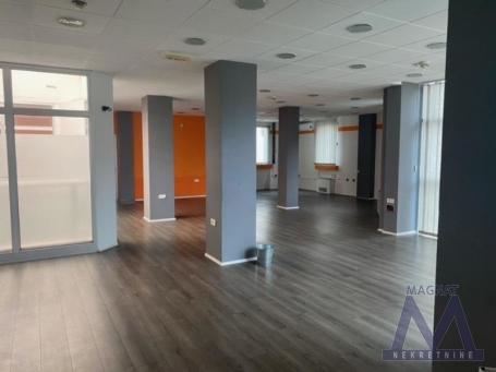 Novi Sad, Bulevar Oslobođenja. IZDAJE SE POSLOVNI PROSTOR, ODMAH USELJIV! Poslovni prostor u poslovn