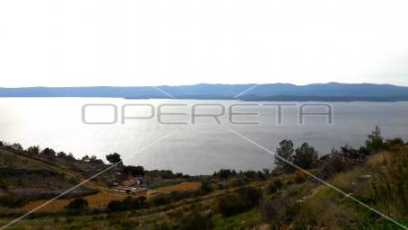 Poljoprivredno zemljište s pogledom na more 27980 m2, Bol, otok Brač