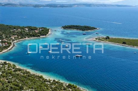 Drvenik Veliki - poljoprivredno zemljište  - investicijska prilika!