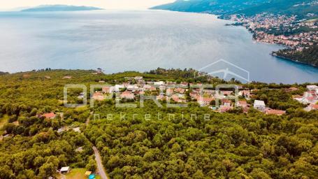 Izvrsna prilika – Građevinsko zemljište s pogledom na more na opatijskoj rivijer