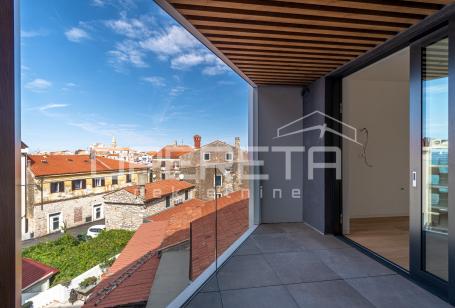 Istra, Umag – Novi apartman u ekskluzivnoj zgradi uz more i u centru grada