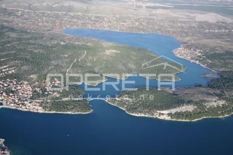 Zemljište, poljoprivredno, 9.763 m², Šibenik
