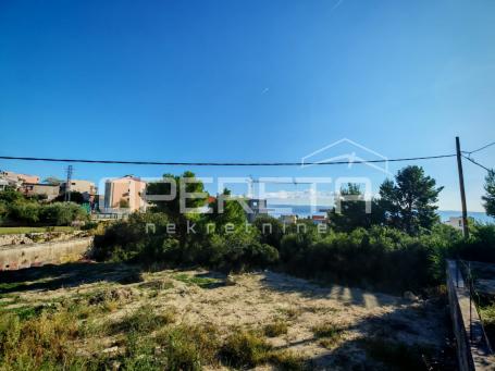 Zemljište 451 m² s dozvolom za vilu, Trogir, pogled na otok
