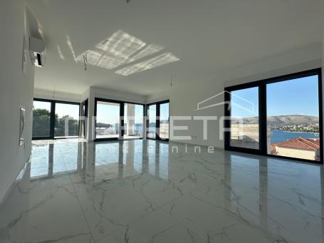 Penthouse novogradanja 160 m2, pogled more, terasa, otok Čiovo