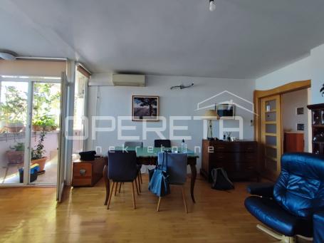 Trosoban stan 82 m2, Prvi red do mora, Zadar, Centar