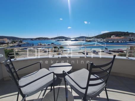 Prvi red do mora, 6 apartmana, Rogoznica!