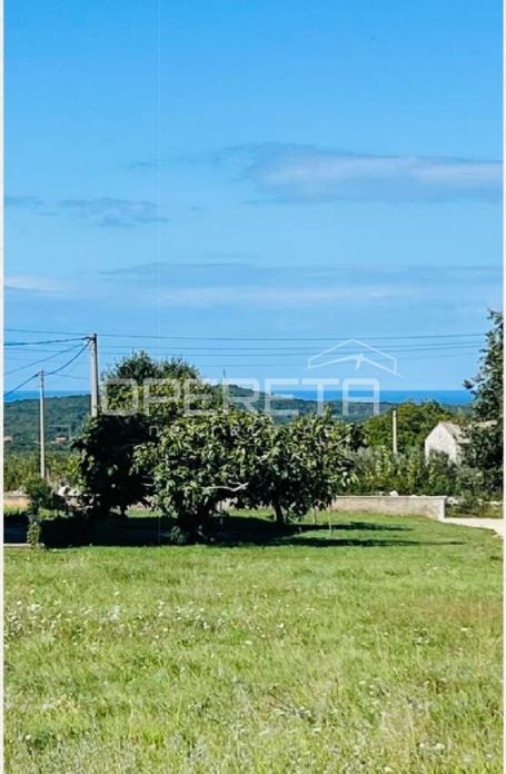 Lovreč, Sveti Lovreč, 715,00 m2, 105.000,00 EUR