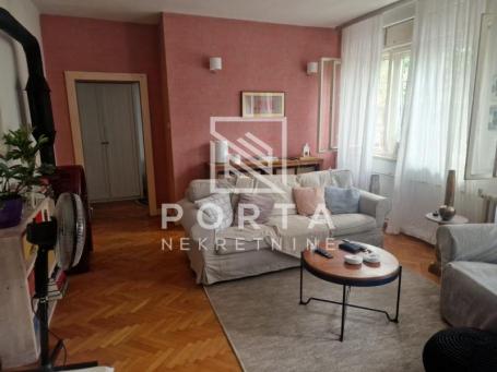 Beograd, Senjak, Milovana Glišića, kuća, plac 3.30 ari , dve garaže ID#1487