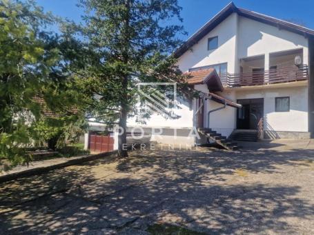 Brajevo centar, ugostiteljski i stambeni objekat 520 m2,30 parking mesta ID#1539