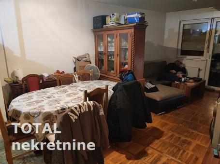 PETROVARADIN - CENTAR - 65.00 m2