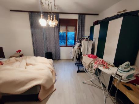 SREMSKI KARLOVCI - SREMSKI KARLOVCI - 256.00 m2