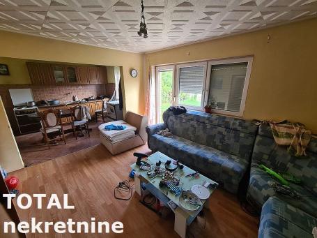 PETROVARADIN - SADOVI - 200.00 m2