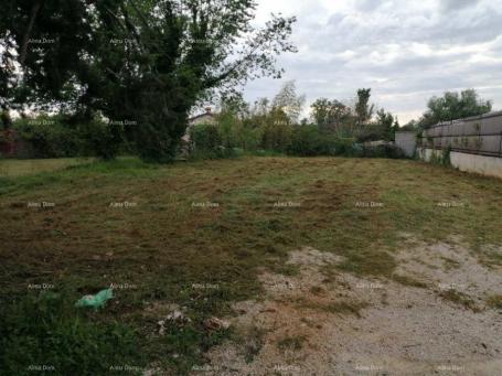 Bauland Marčana, Grundstück mit Nebengebäude, 2 km vom Meer entfernt