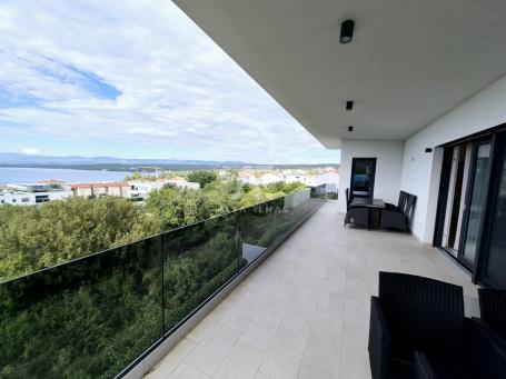 Malinska, luksuzni penthouse s bazenom i pogledom na more! id 648