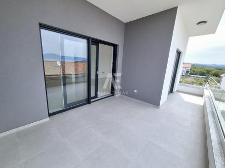 Malinska, dva apartmana sa pogledom na more i okućniom!! ID 441