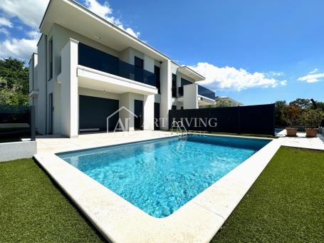Istra, Umag, okolica-dvojna vila s bazenom, 1,3 km od mora
