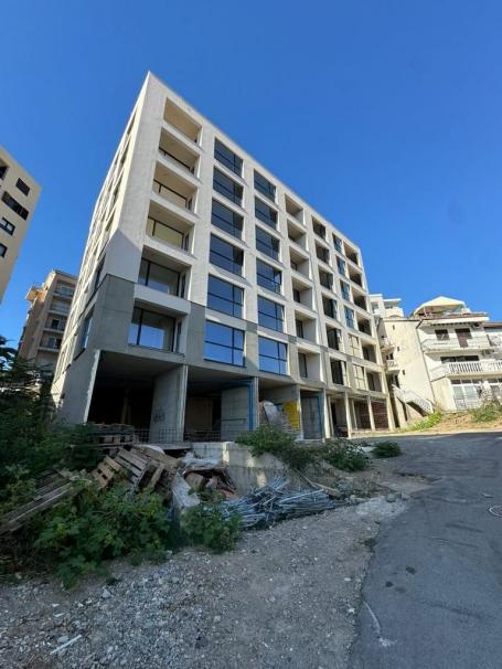 Prodaja novog luksuznog dvosobnog stana 105 m² sa garaznim mestom– Ivanovići, Bečići